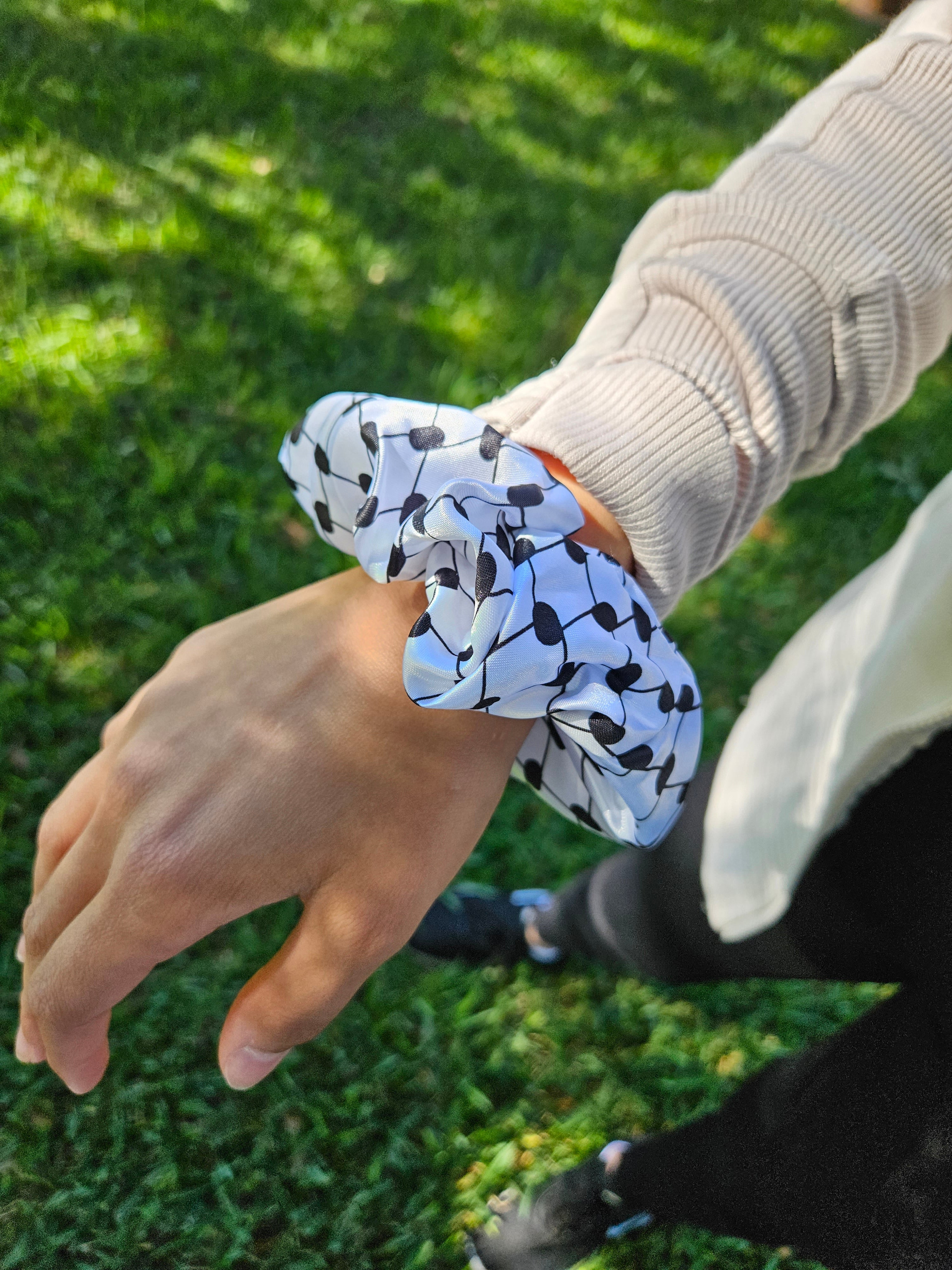 Keffiyeh Hatta Scrunchie Hair Tie Accessory - Habibi Heritage