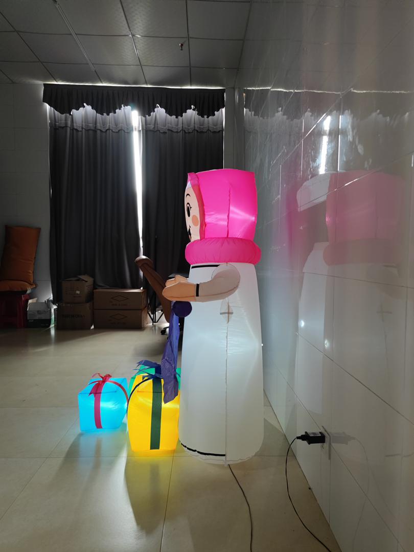 Ramadan Mubarak Inflatable Happy Family - Habibi Heritage