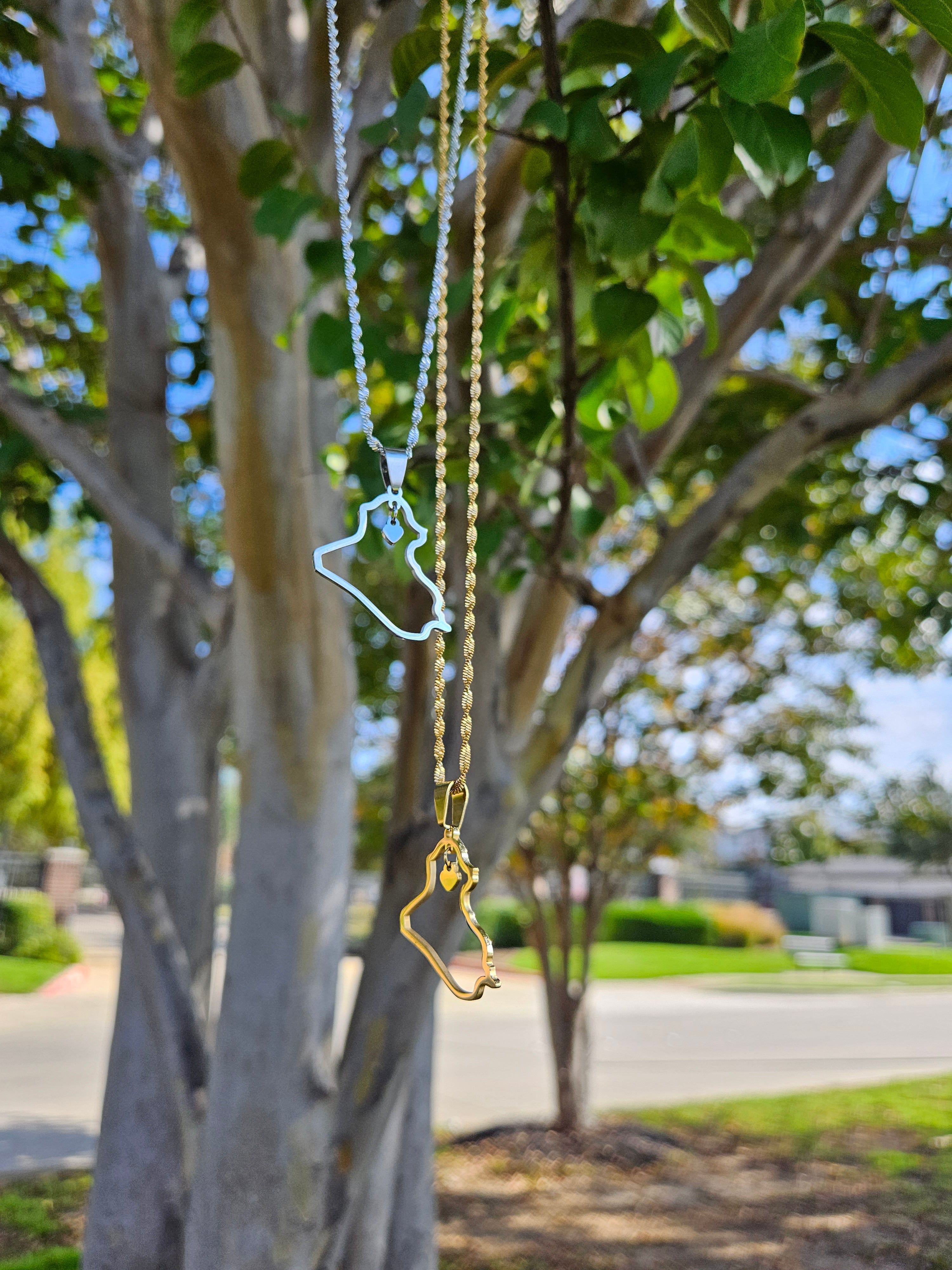 Iraq with Heart Necklace - Habibi Heritage