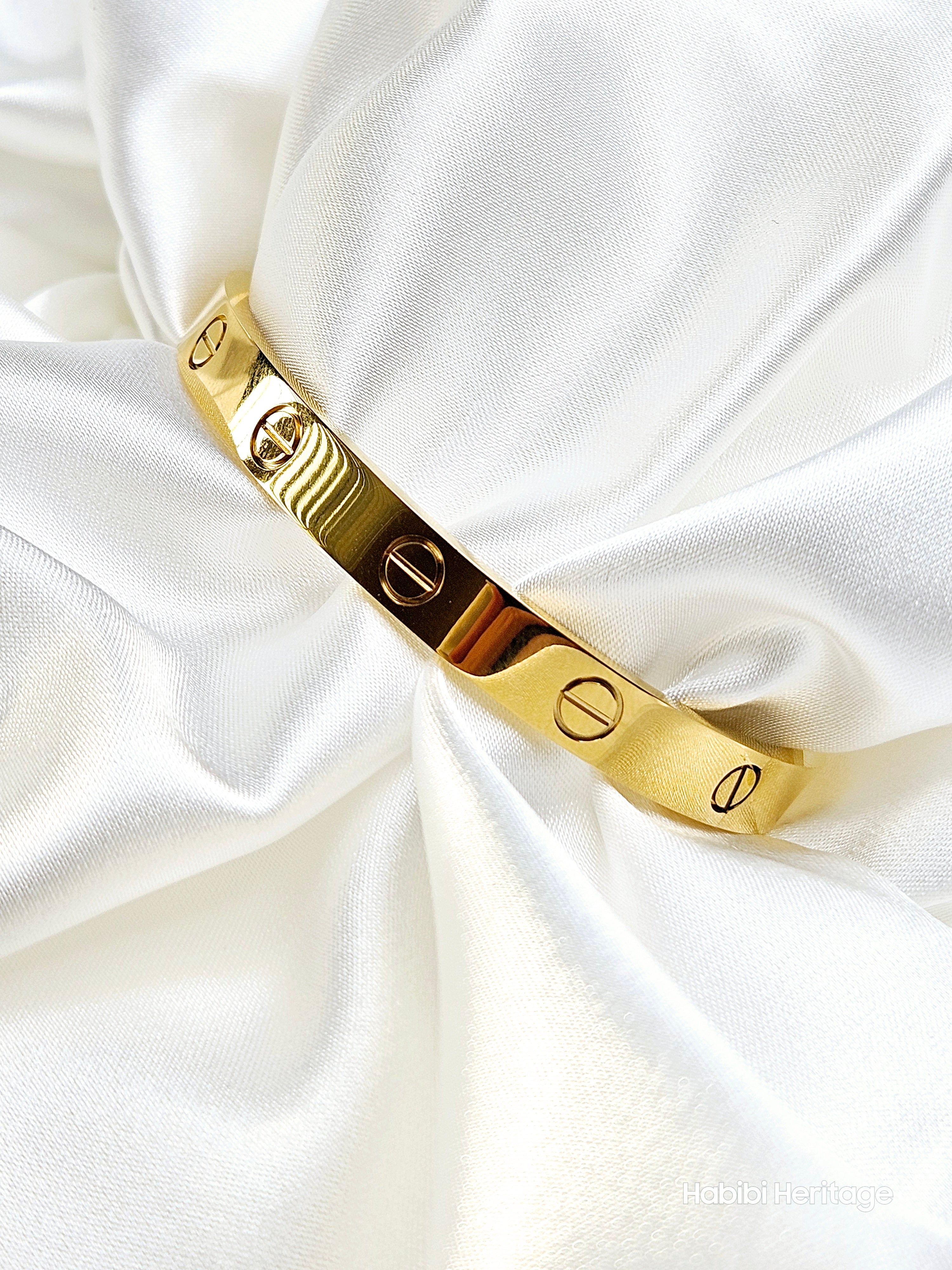 Bracelet with Screwdriver