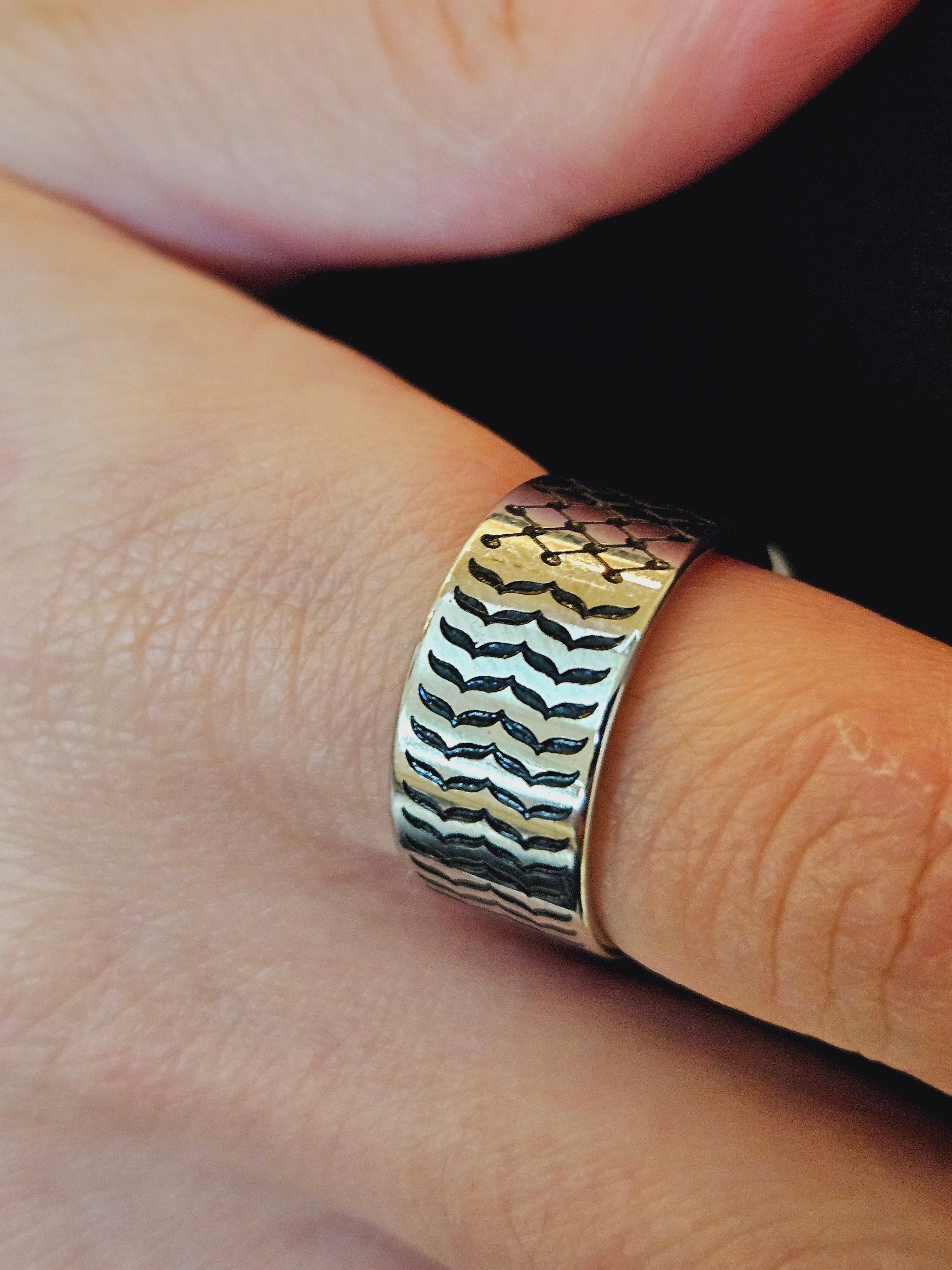 Keffiyeh Stainless Steel Ring – Bold & Cultural Statement