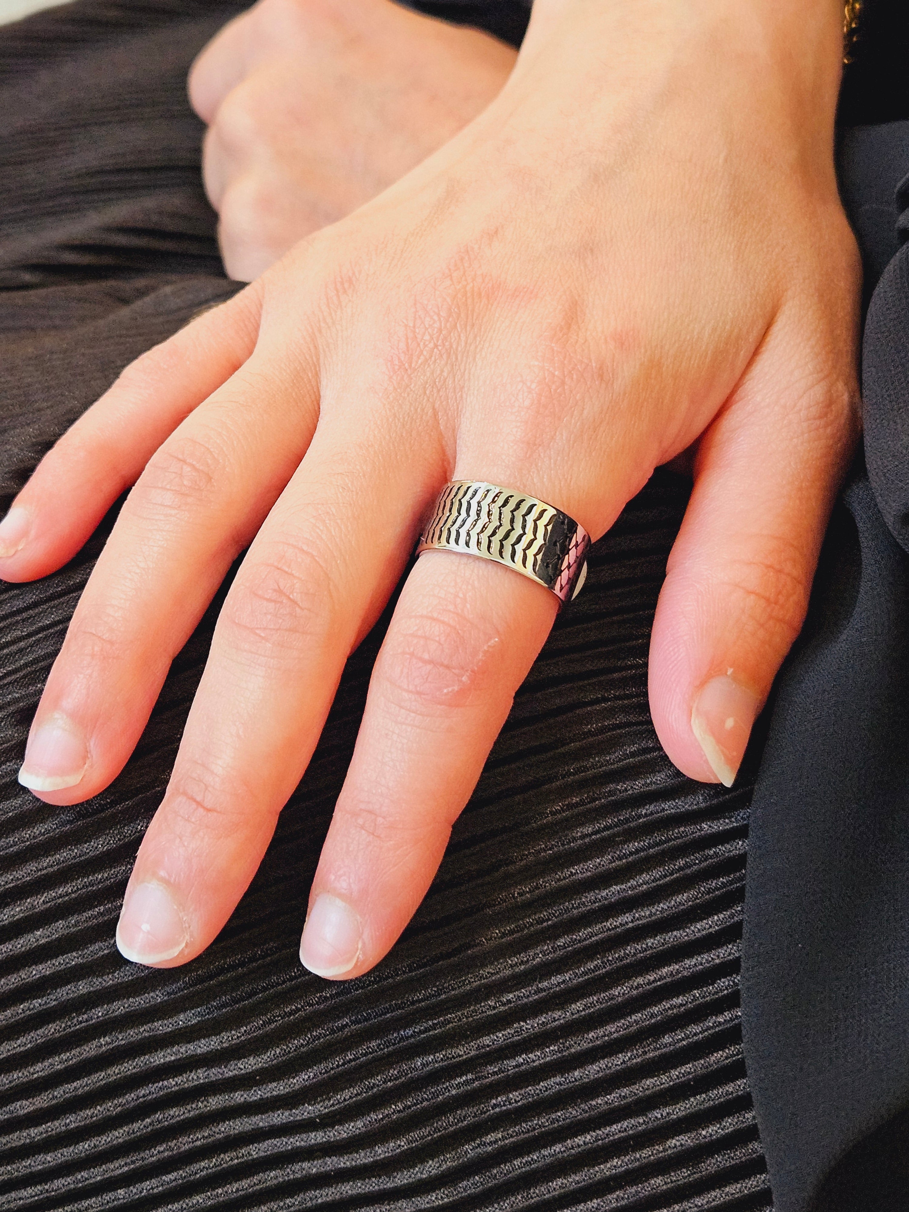 Keffiyeh Stainless Steel Ring – Bold & Cultural Statement