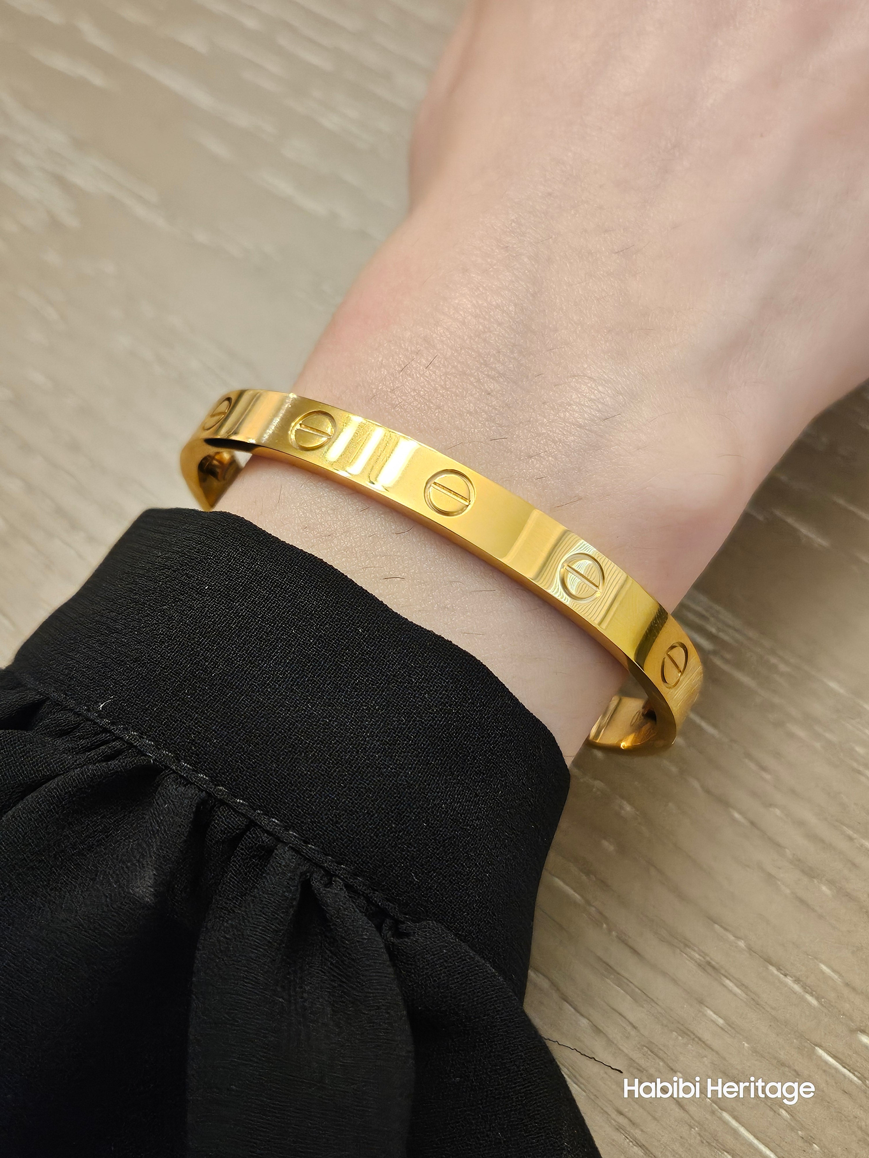 Bracelet with Screwdriver