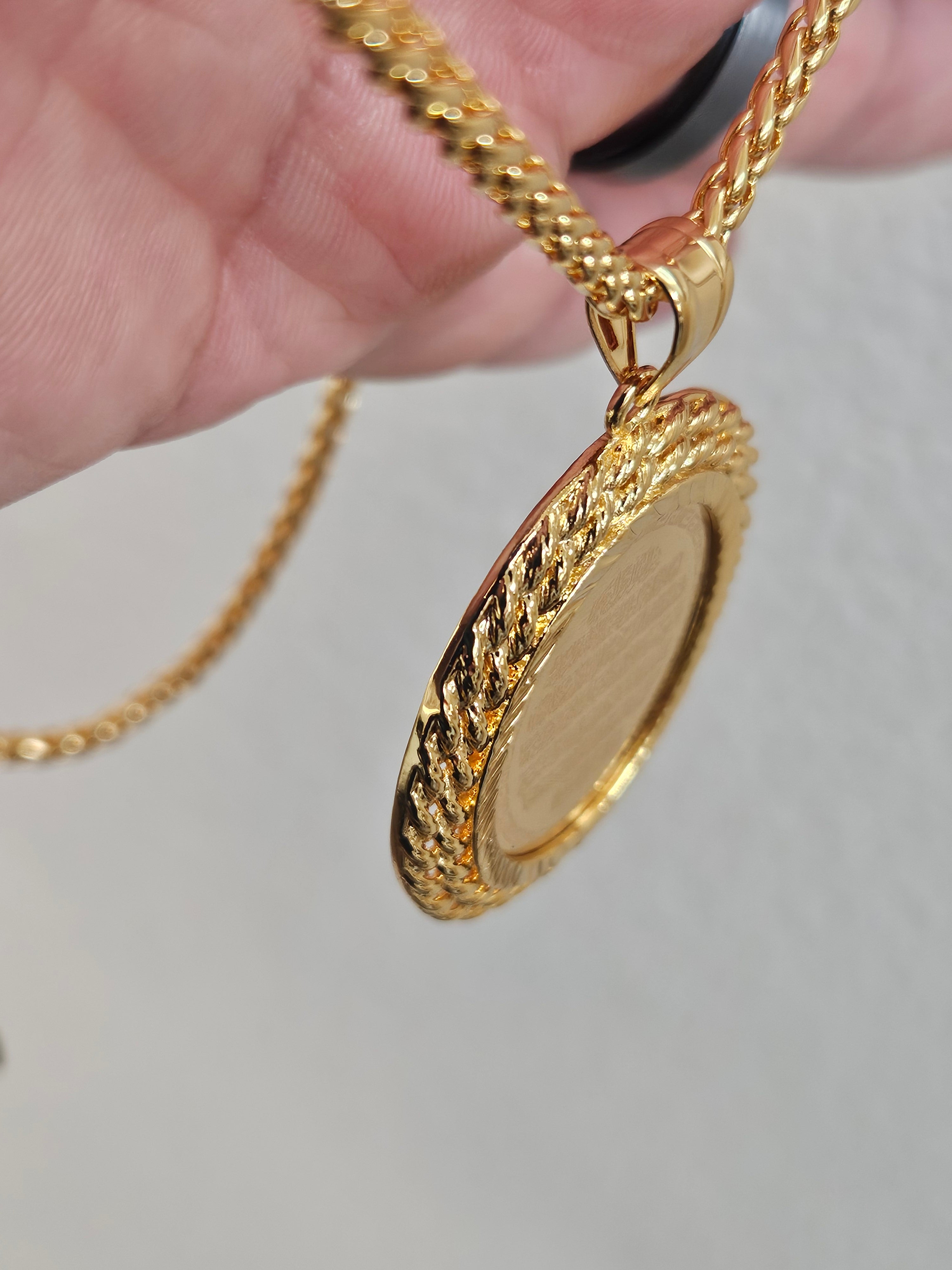 Ayatul Kursi Pendent Necklace in Traditional Arabic Jewelry Style