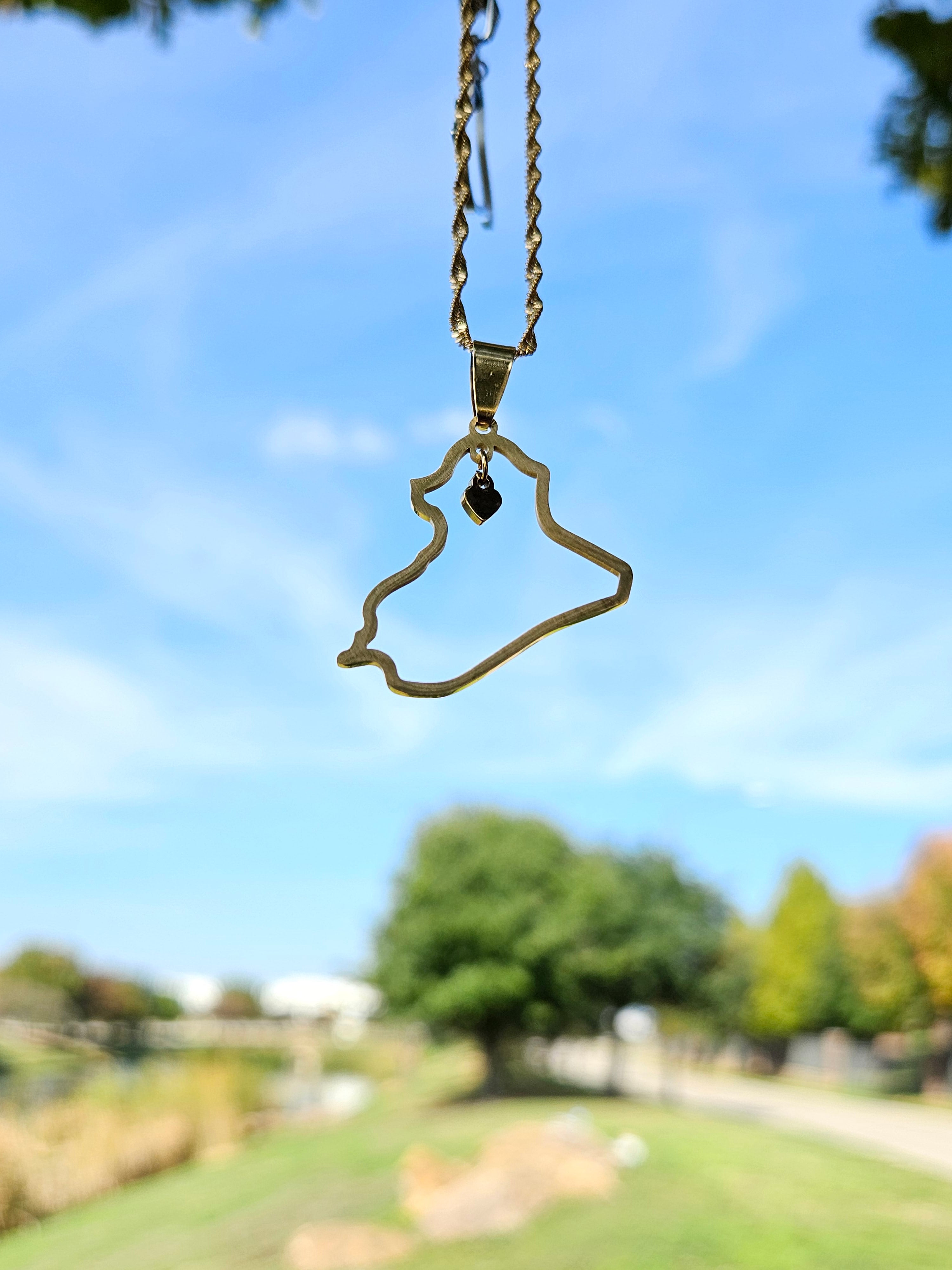 Iraq with Heart Necklace - Habibi Heritage