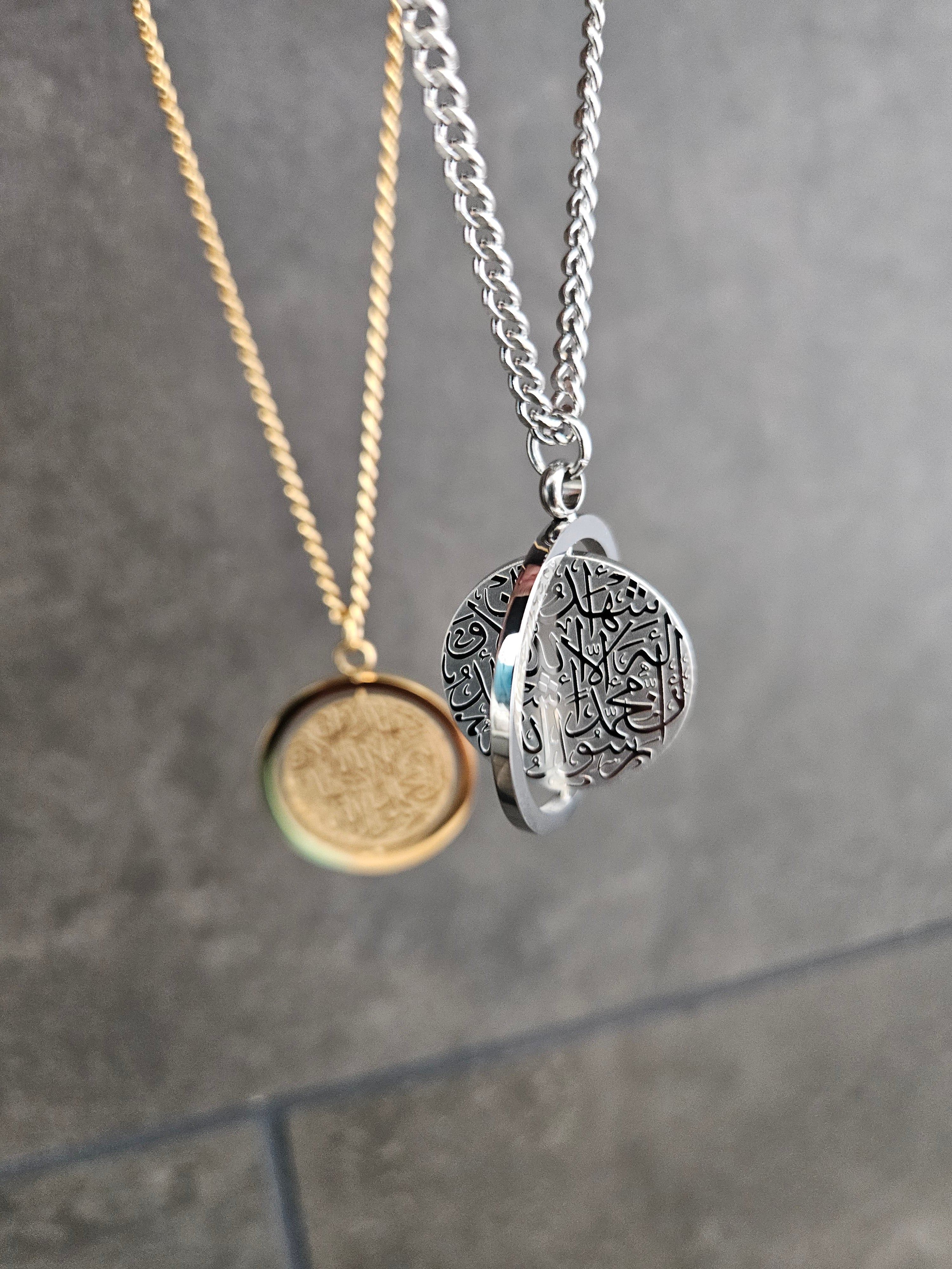 Shahada Spinning Pendent Necklace - 18k Gold- Plated Stainless Steel Islamic Jewelry