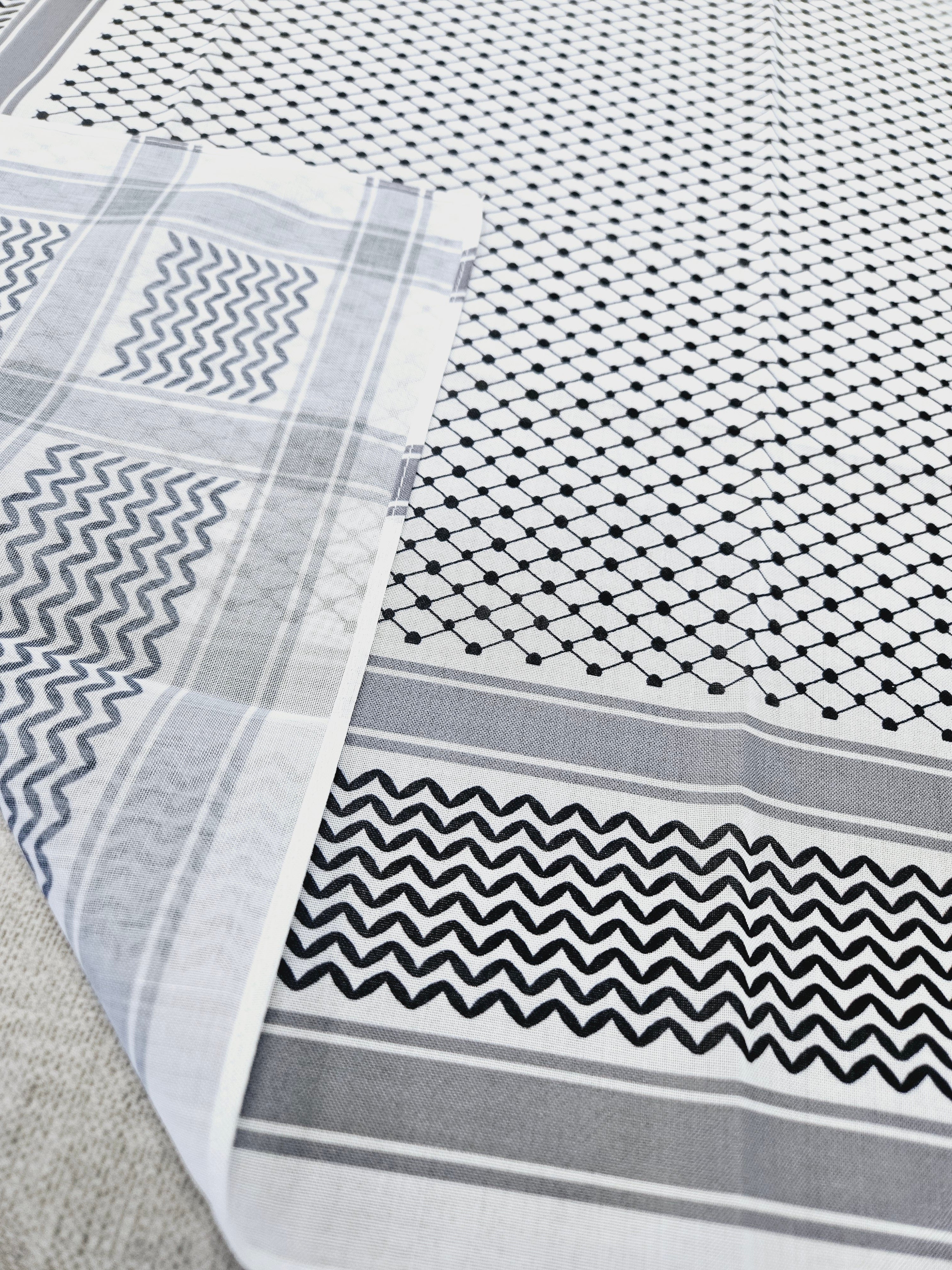 Palestine Keffiyeh Scarf - Lightweight - 65x28 Inches - Habibi Heritage