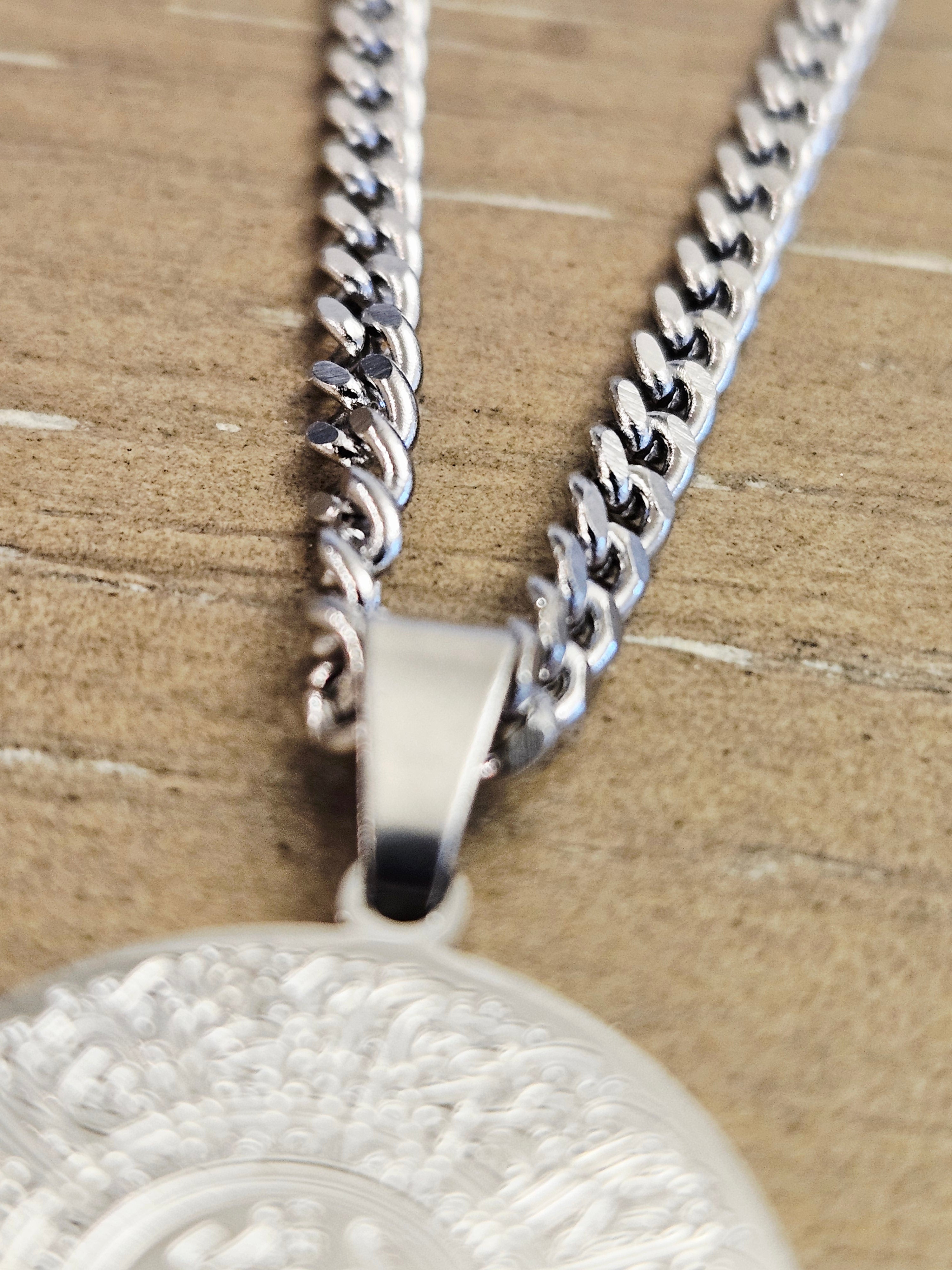 Ayatul Kursi Necklace Silver Stainless Steel - Round Islamic Jewelry