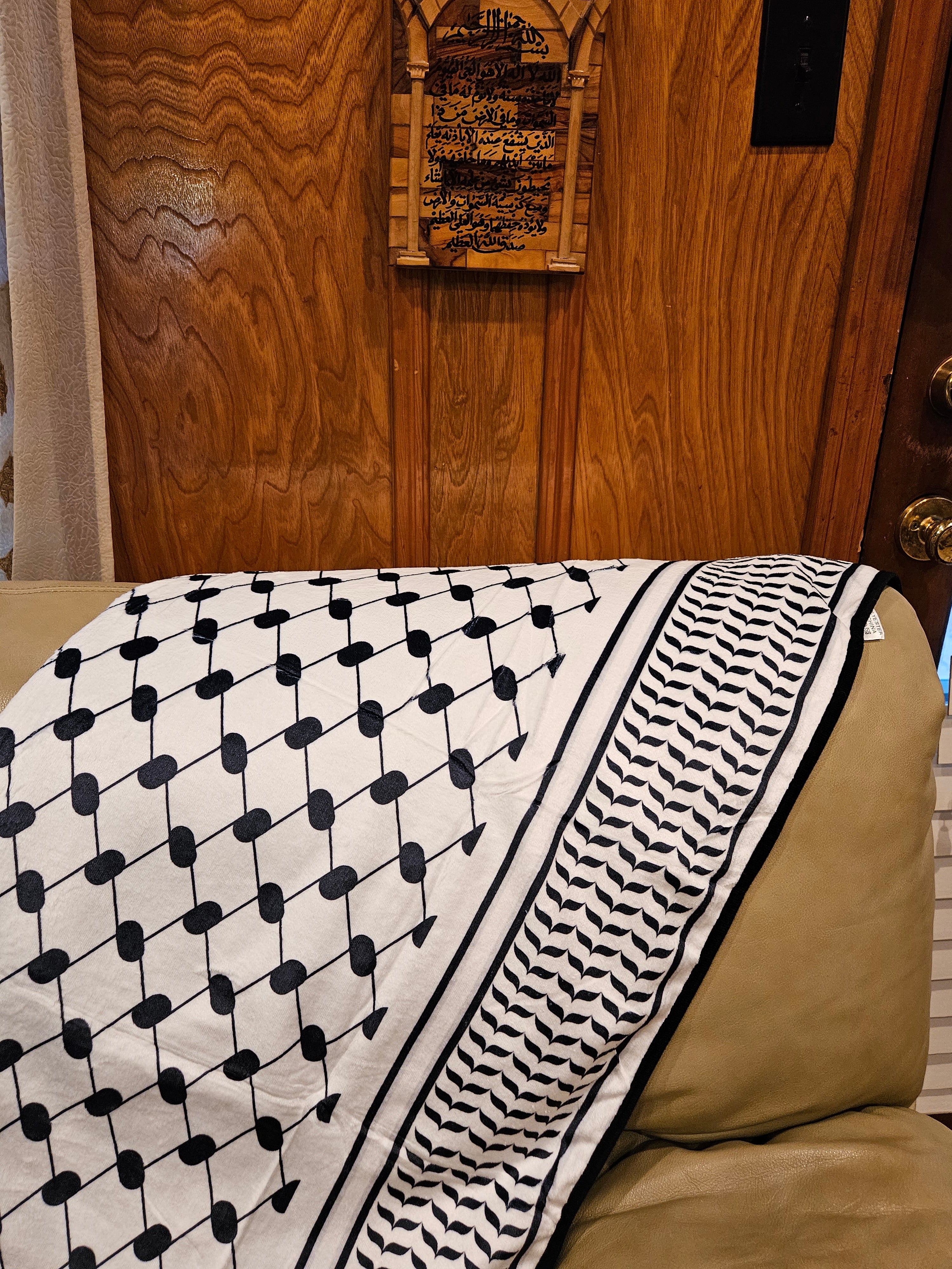 Palestine Keffiyeh Blanket Throw 50 in x 70 in - Habibi Heritage