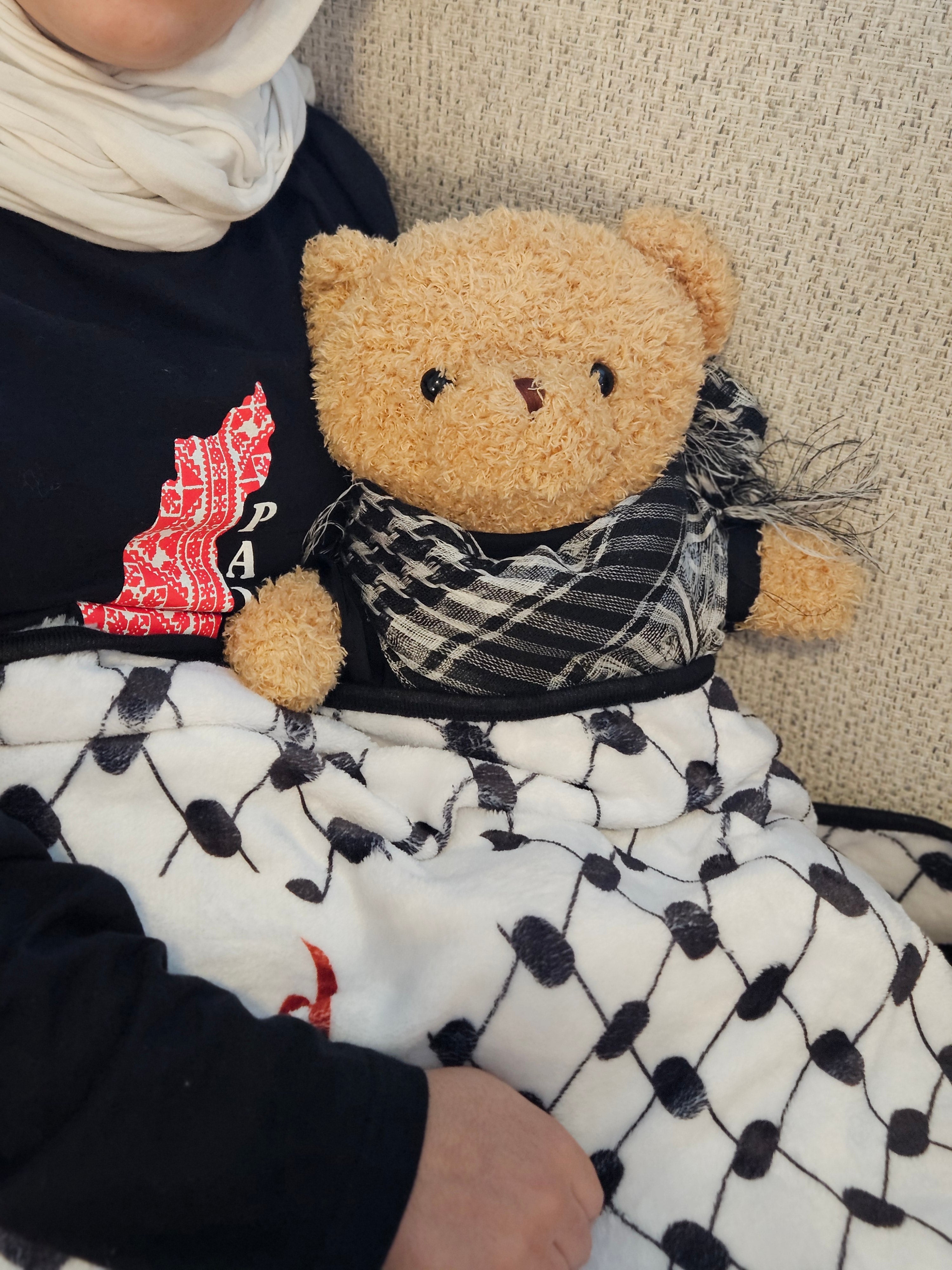 Habibi Bear Wearing Keffiyeh Scarf - 2 in 1 Removable Kufiyah